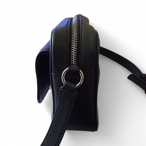 Michael Kors Manhattan Camera Crossbody - Picture 6 of 12